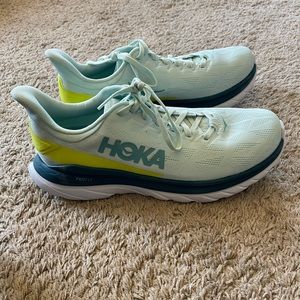 Hokas size 10.5